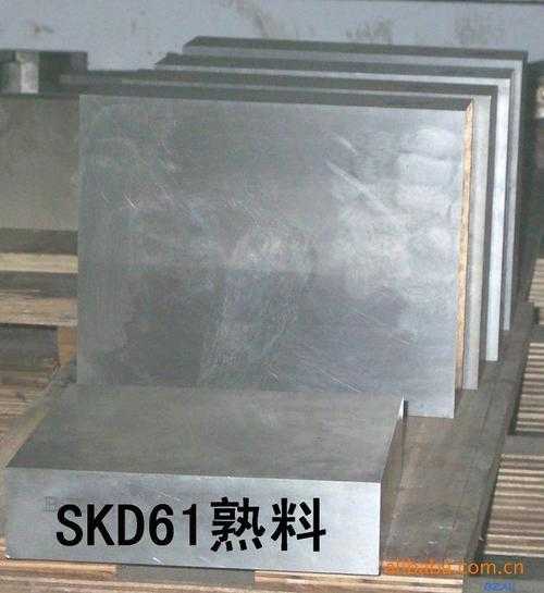 東锜和斯慕，東锜t302